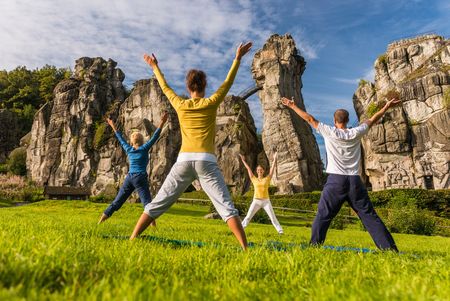 Yoga vor den Externsteinen